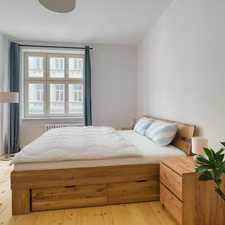Family Retreat By Rentez Apartman